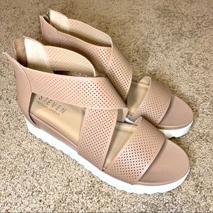 STEVEN Steve Madden Platform Sandals